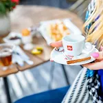 Velinov Boutique With Free Shuttle Hotel