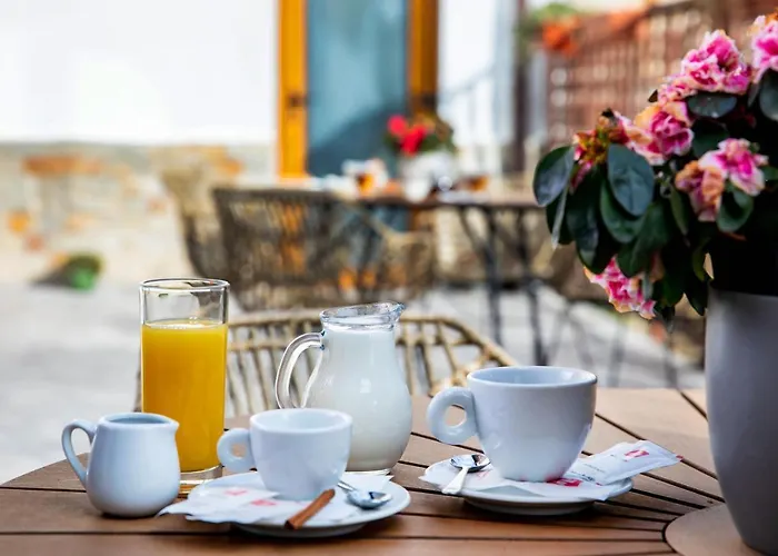 Velinov Boutique With Free Shuttle فندق 3*