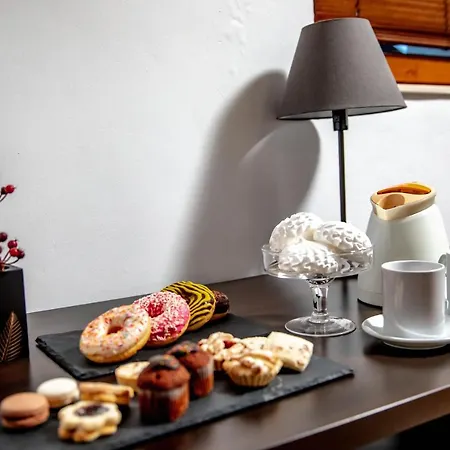 Velinov Boutique With Free Shuttle