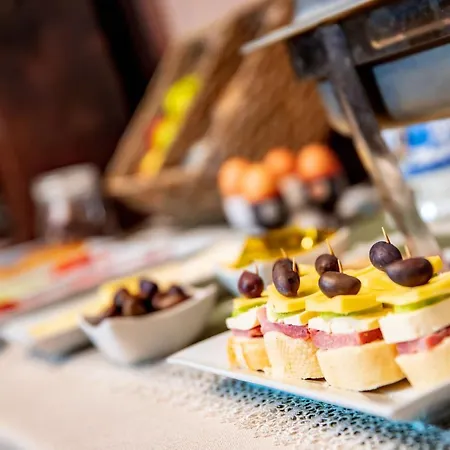 Velinov Boutique With Free Shuttle 3* Банско