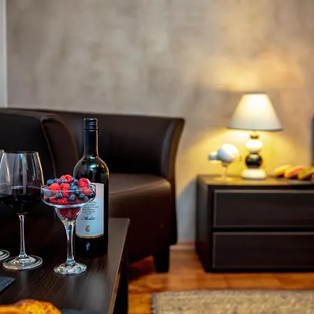 فندق Velinov Boutique 3*