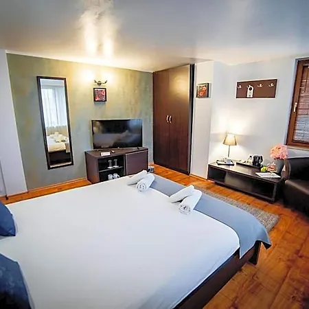 Velinov Boutique Hotel 3*