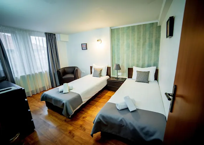 Velinov Boutique With Free Shuttle 班斯科